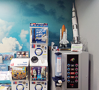 実店舗のご案内 宇宙食 宇宙グッズ ｊａｘａグッズ ｎａｓａグッズを手に入れるなら 宇宙の店